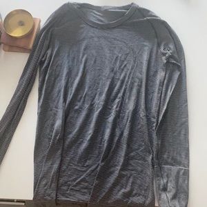 Lululemon Swift let tech long sleeve. Striped. size 8.